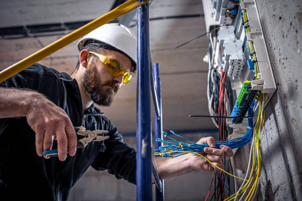 Best Emergency Electrical Repair  in Raymond, MS